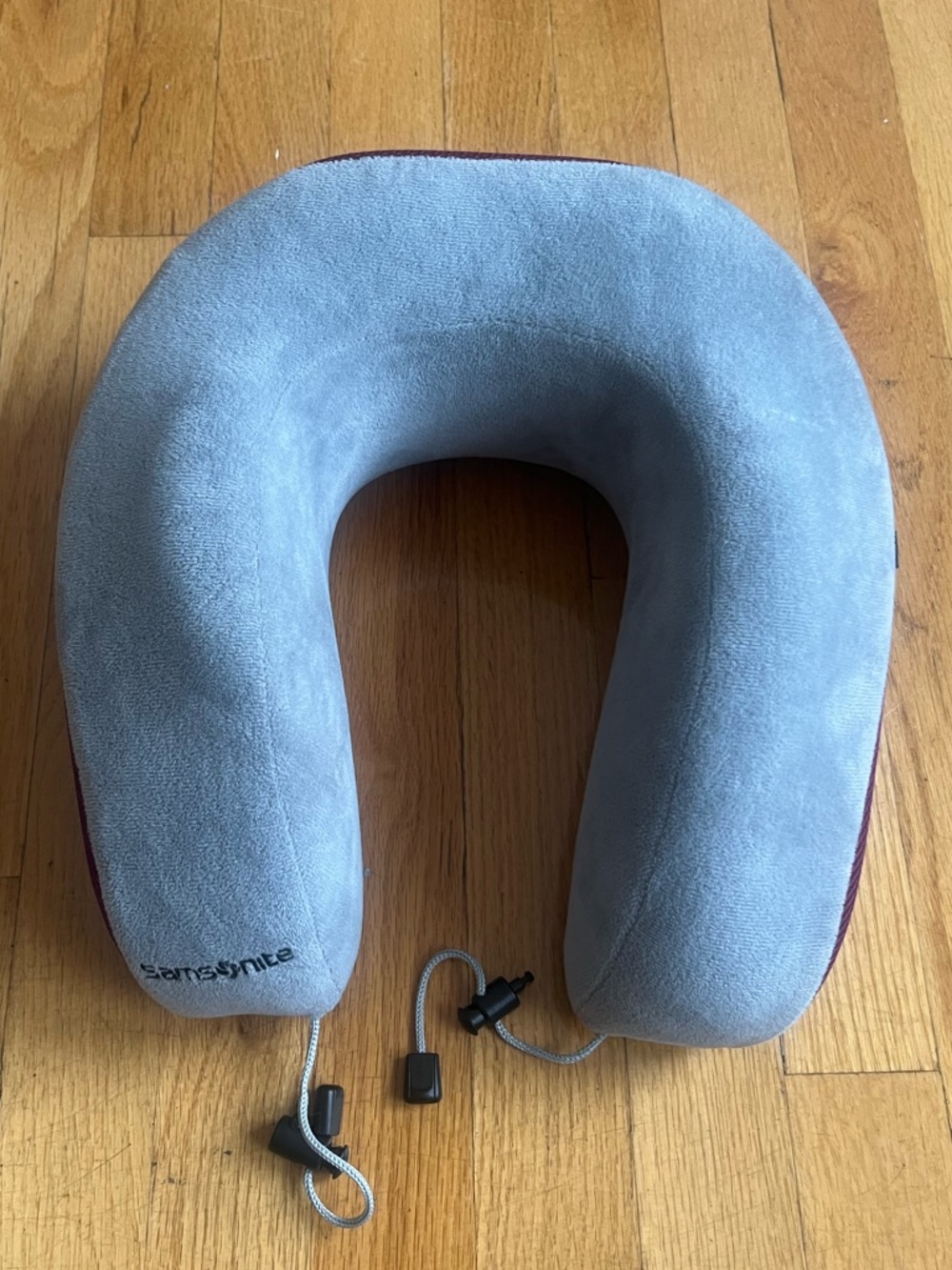 Samsonite memory foam travel neck pillow gray